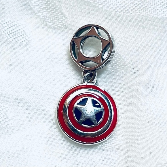 🛡️ NWOT Captain America Shield Charm – The Avengers ✨ - Picture 5 of 5